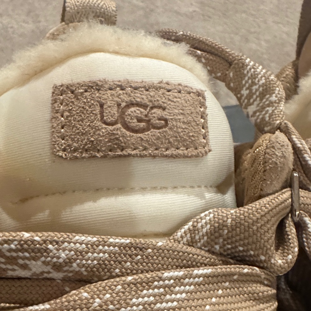 UGG women’s tan boots Plaid Laces - Picture 3 of 5